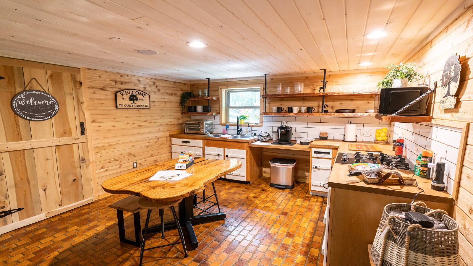 Ohiopyle Treehouse offers an unforgettable stay