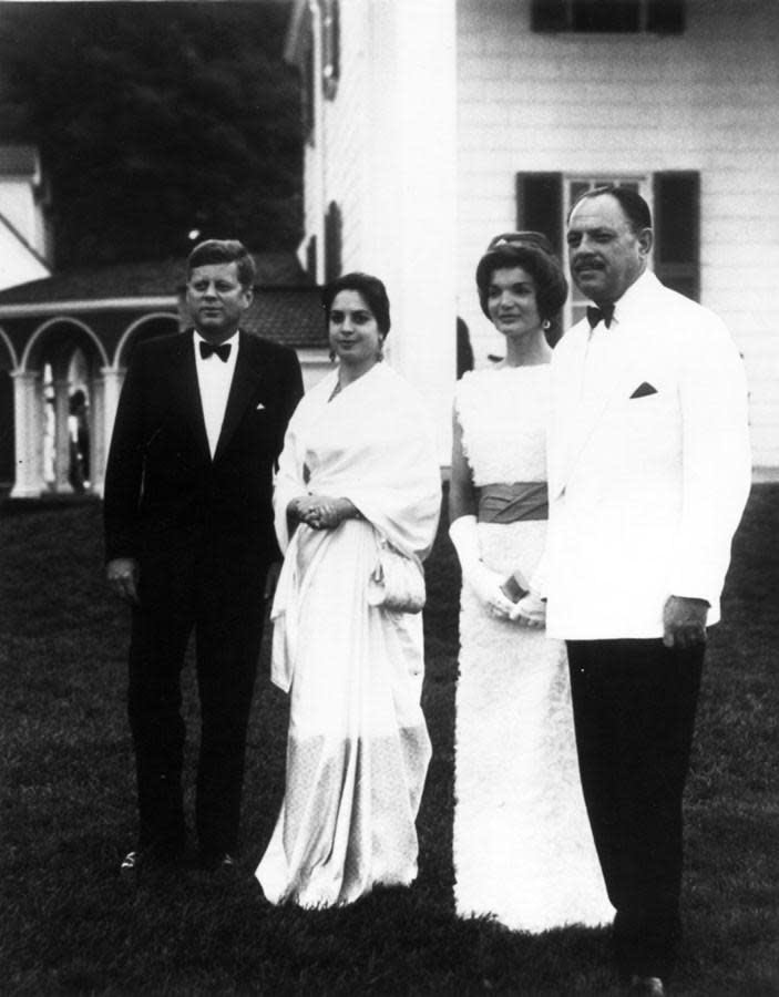 President John F. Kennedy and Mrs. Jacqueline Kennedy with President Mohammad Ayub Khan of Pakistan and his daughter, Naseem Akhtar Aurangzeb (MVLA)