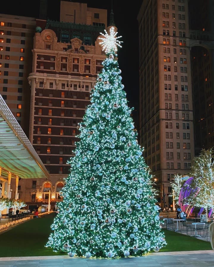 Celebrate the Downtown Dallas Holiday Parade, Tree Lighting & More in ...