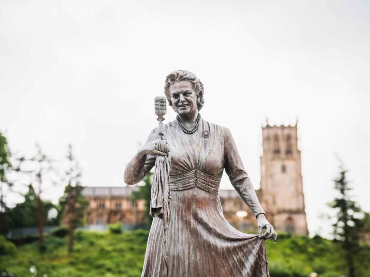 Dame Gracie Fields Statue