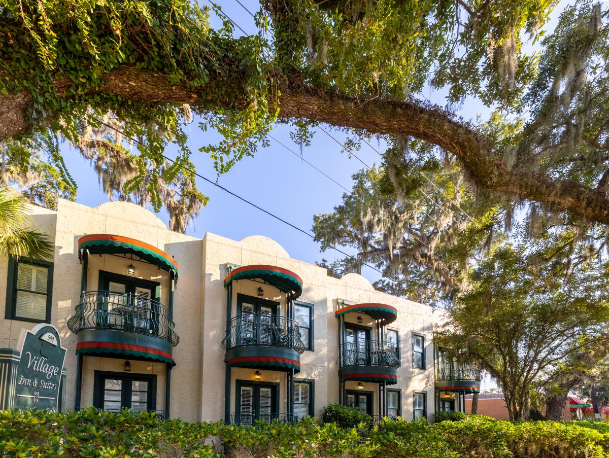 Village Inn & Pub on St. Simons Island