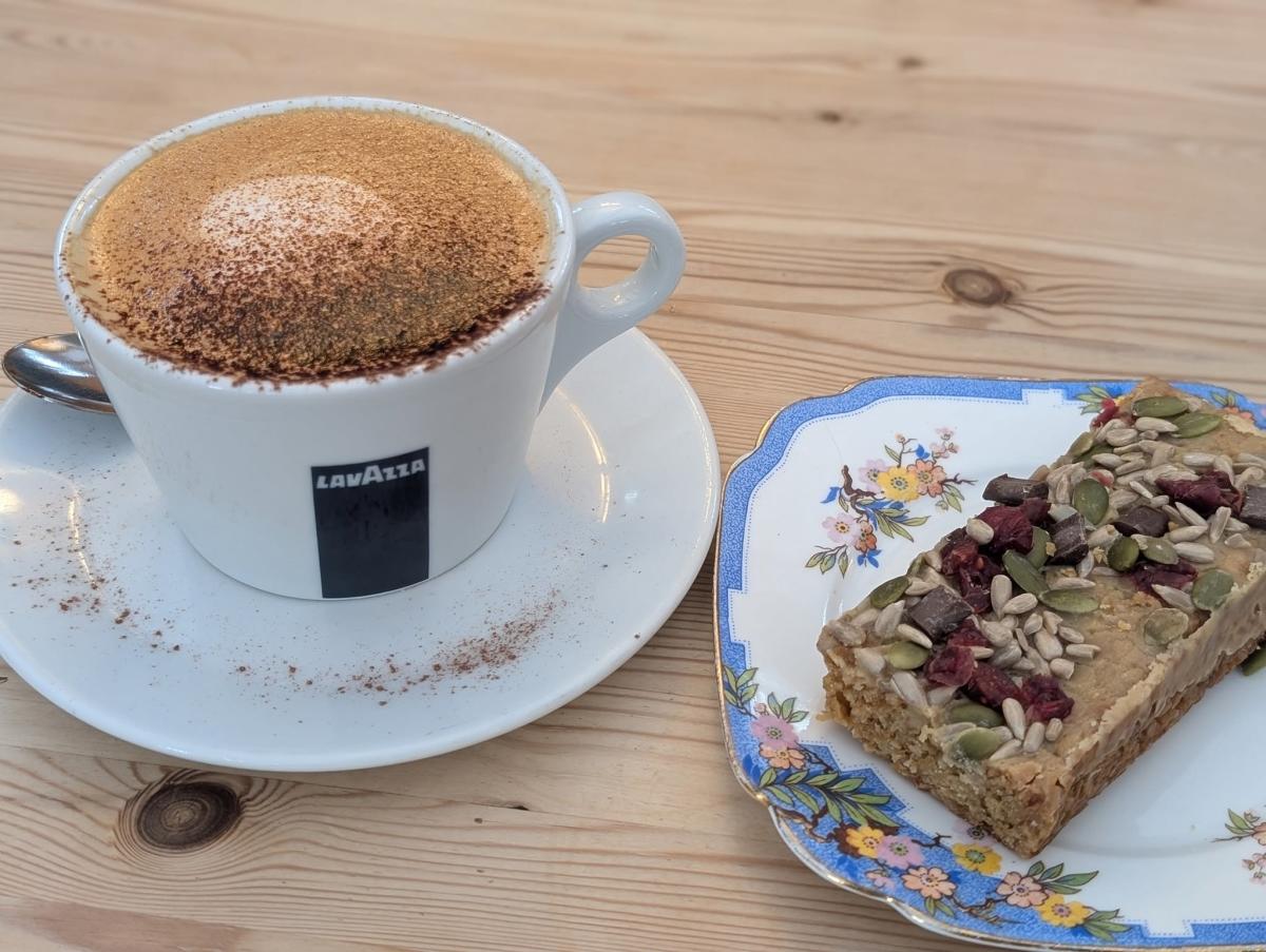 Hockeys Farm Farmyard Cafe - coffee and cake