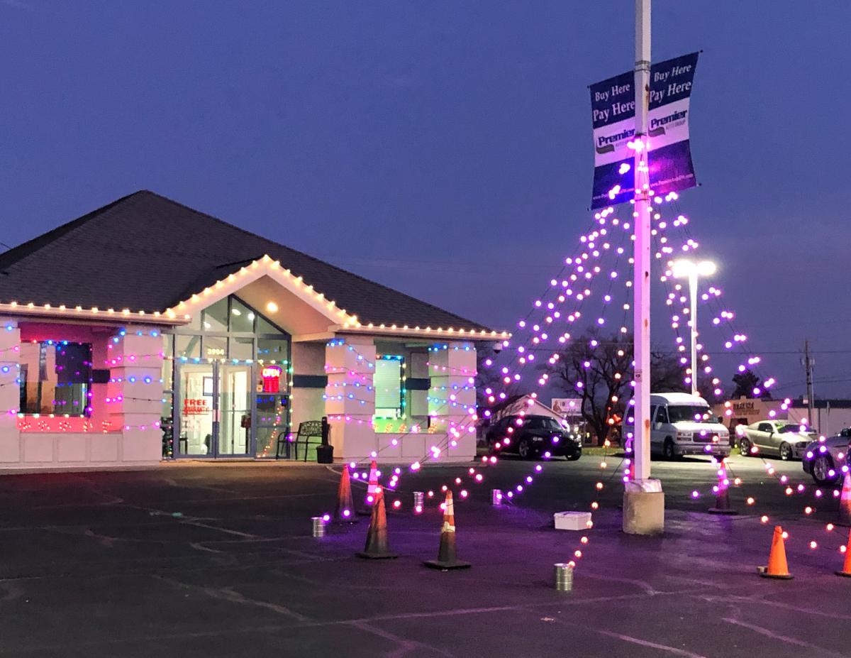 3904 LIMA ROAD Christmas Lights Display in Fort Wayne, Indiana
