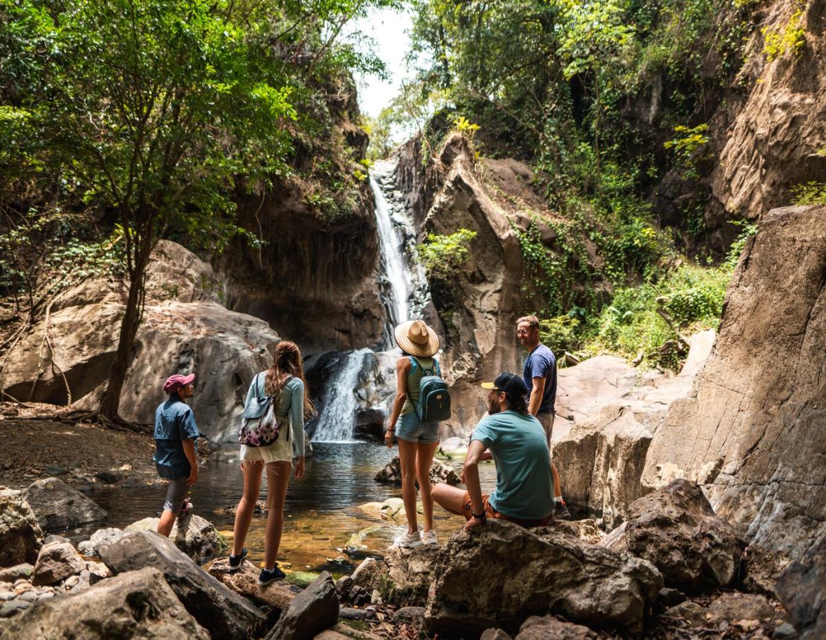 Cascada El Manglarito, chame, riviera