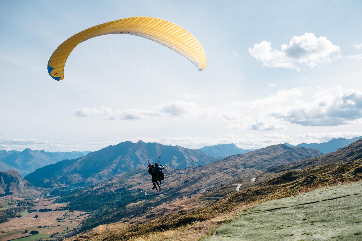 Paragliding Coronet Peak Shot by @pabloheimplatz
