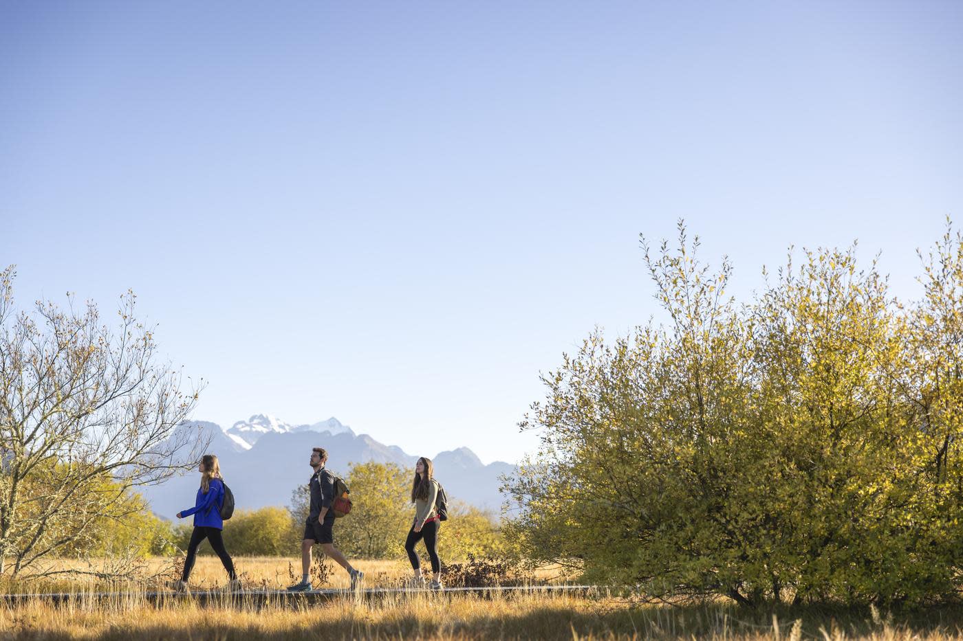 People walking the Glenorchy Lagoon Walkway