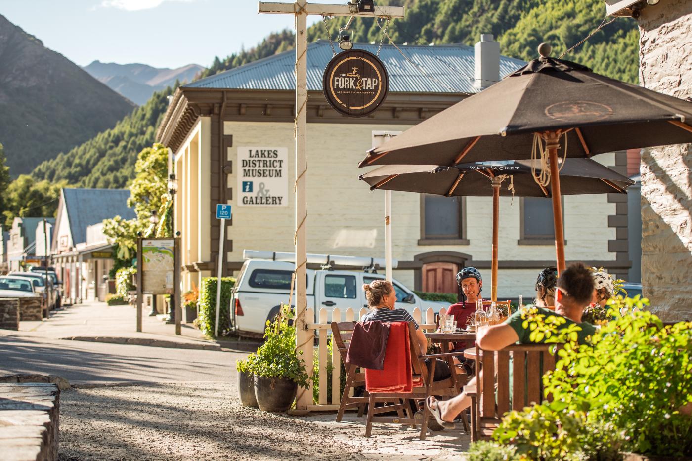 MTB Apres at the Fork & Tap, Arrowtown