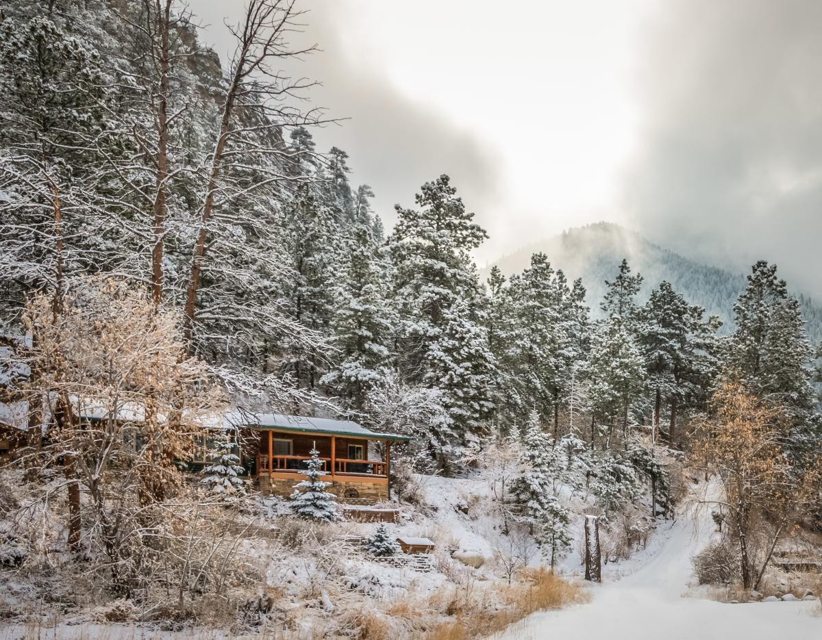 9 Reasons to Come to Estes Park This Winter