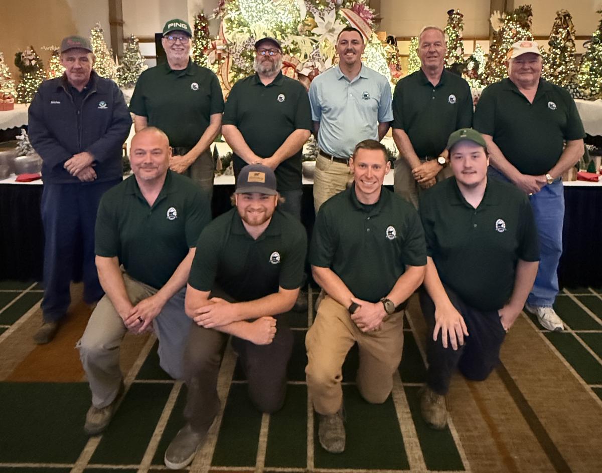 golf course staff