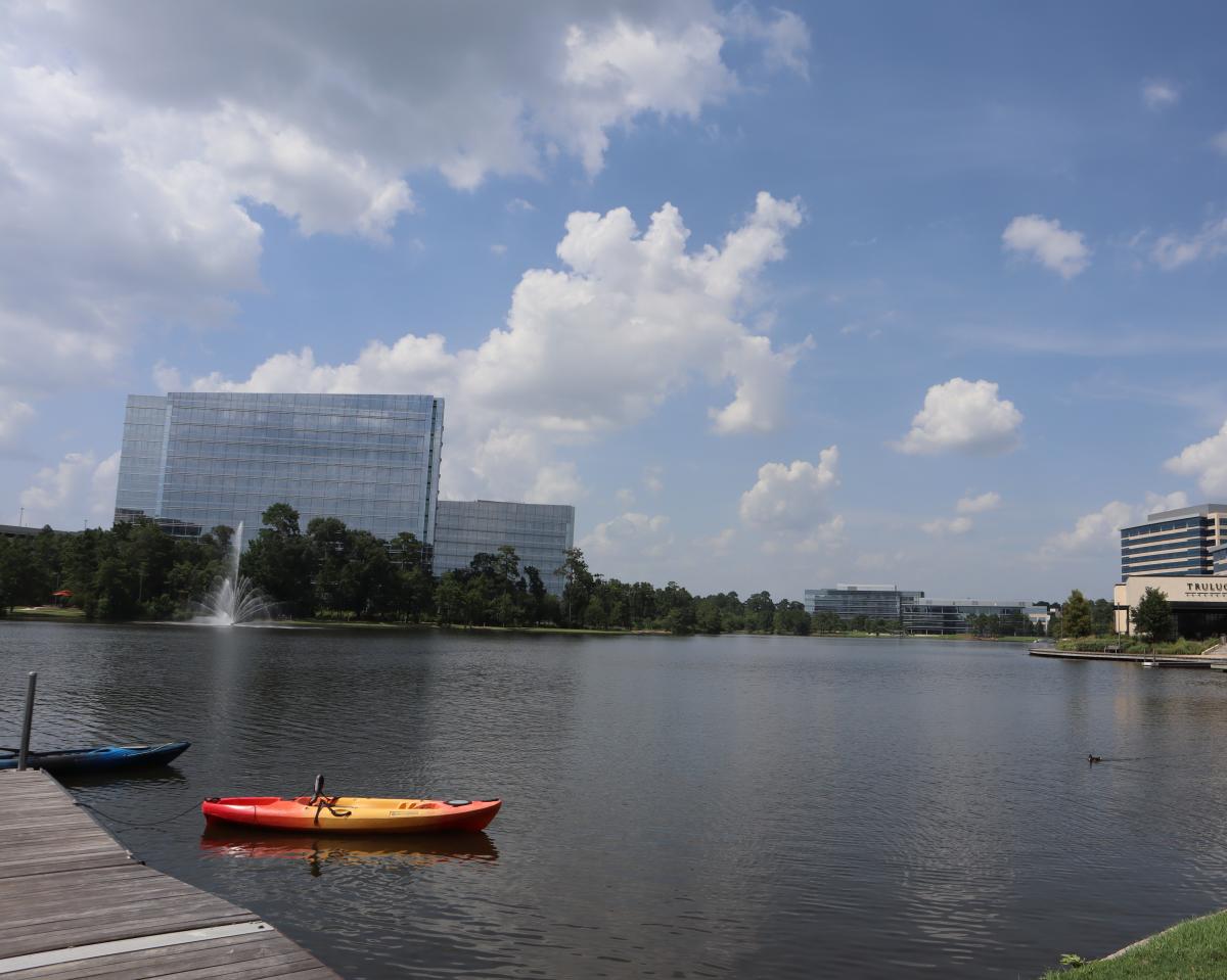 Kayaking on Lake Woodlands