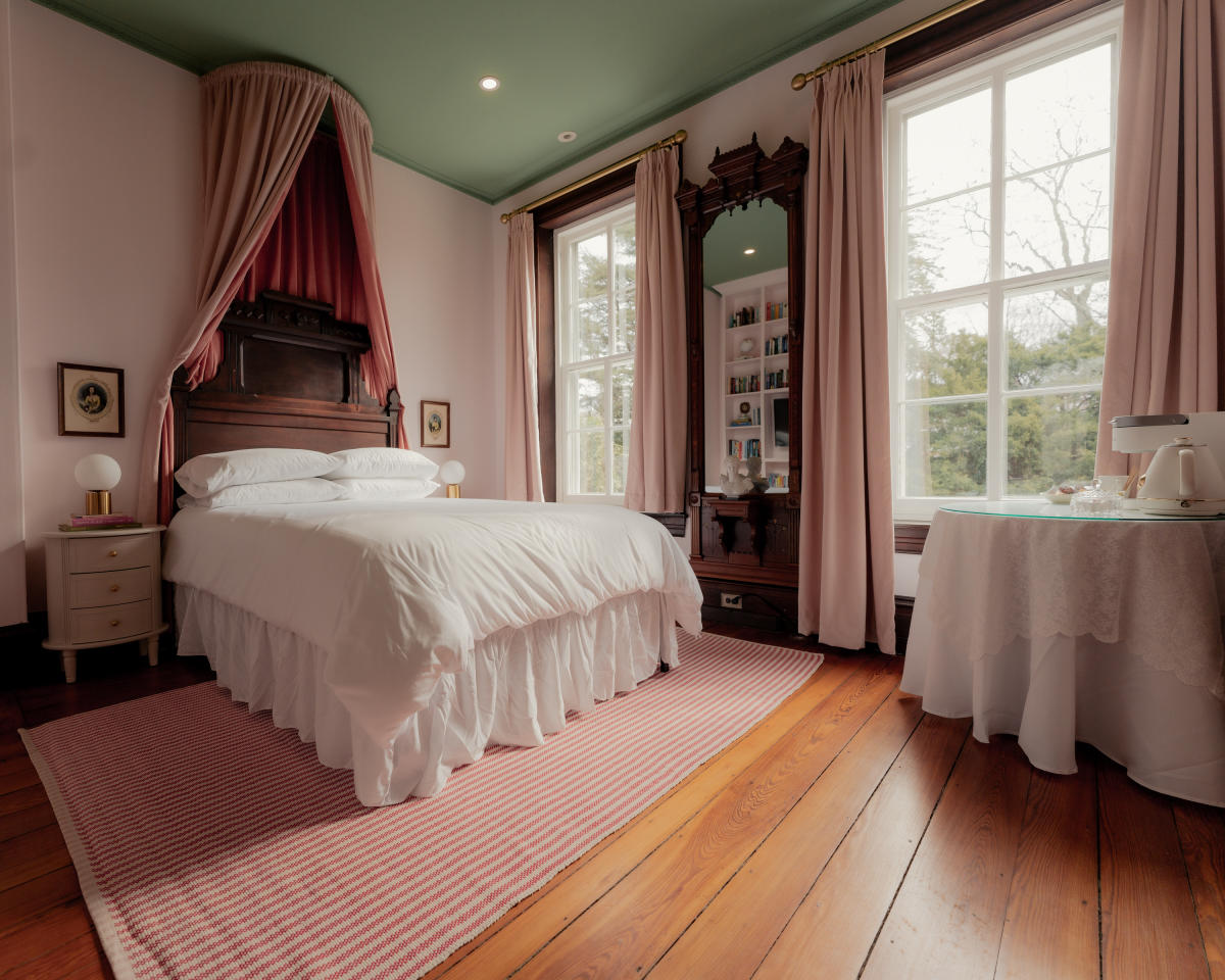 bookhouse faunbrook full room