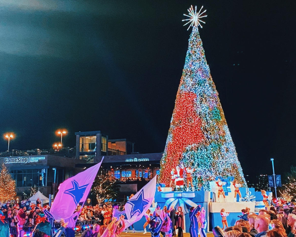 See The Tallest Indoor Christmas Tree in the Country in Dallas - Texas is  Life