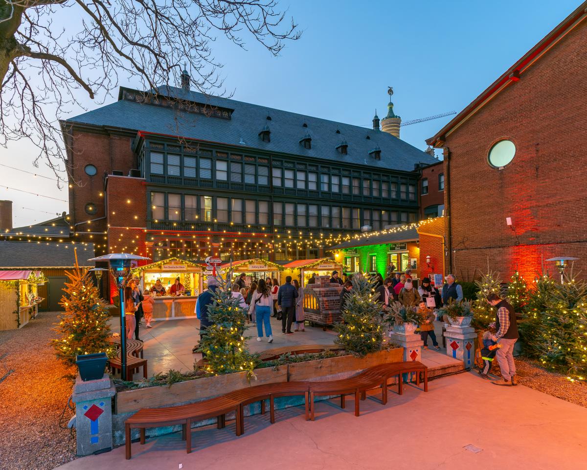 Athenaeum Christkindlmarkt lights