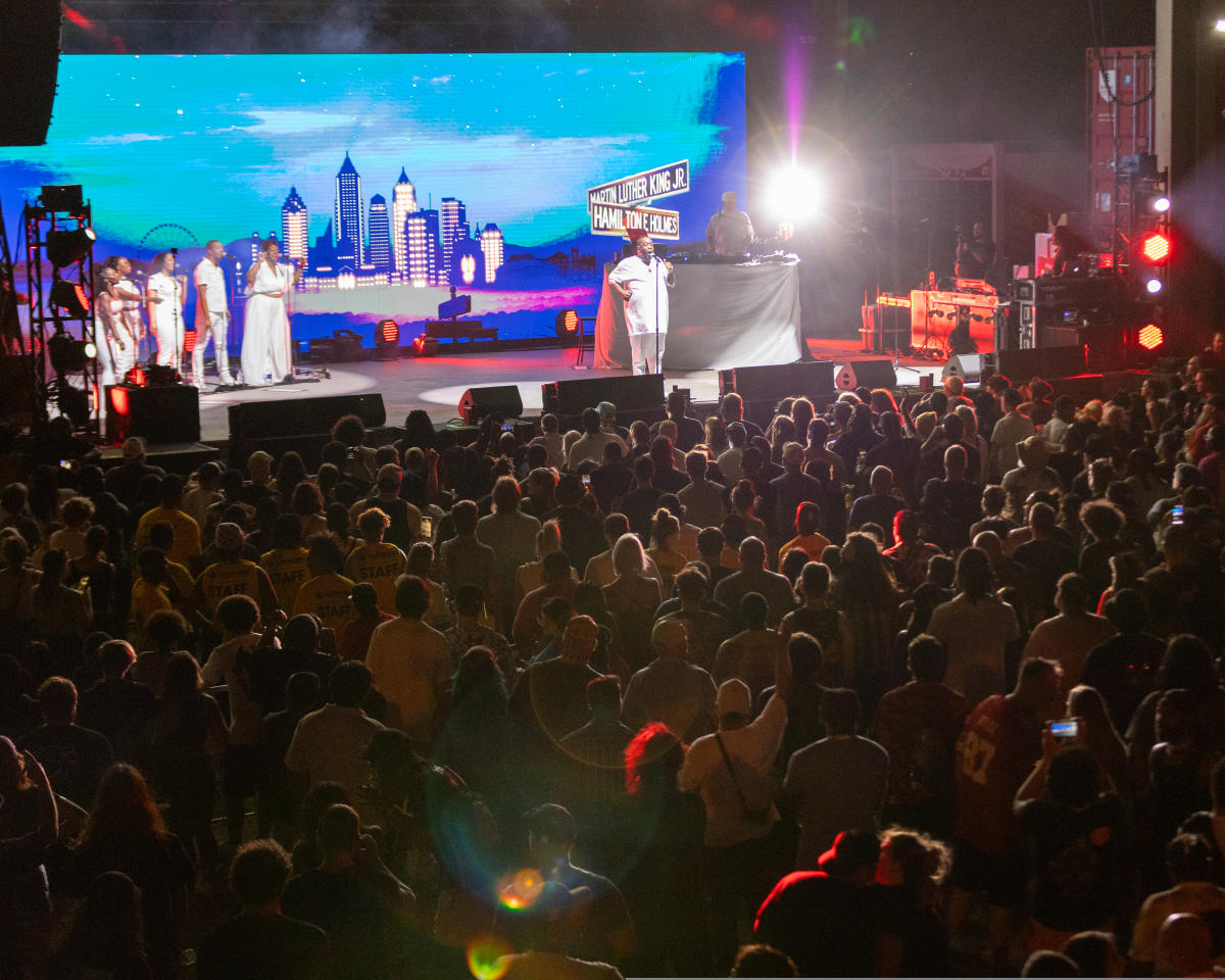 Crowd cheers during music festival in Wichita, KS