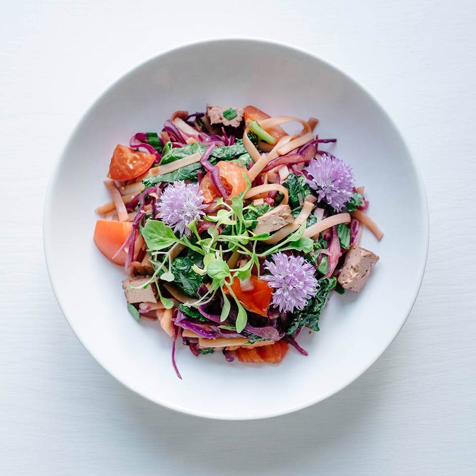 summerlicious-toronto-plated-salad-with-flowers
