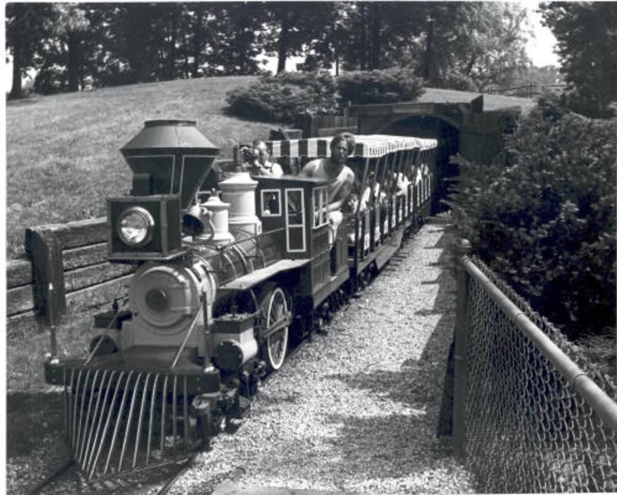 Black and white photo of the children's train ride at the Fort Wayne Zoo