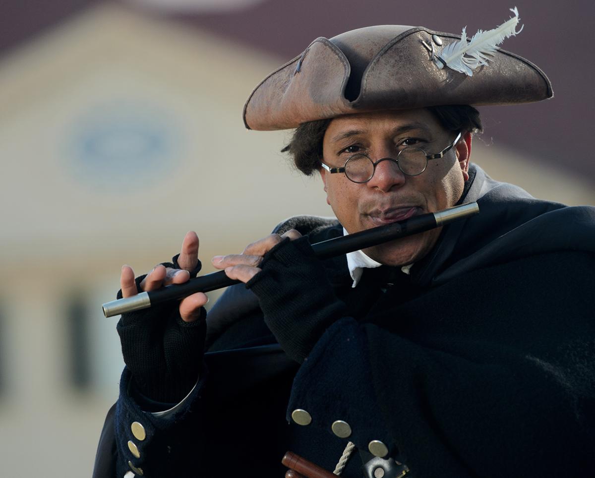 Mount Vernon - Holiday Fifing - Historic Interpreters - U2C