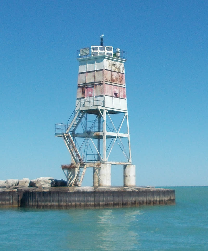Calumet Harbor Lighthouse from Captain Mike