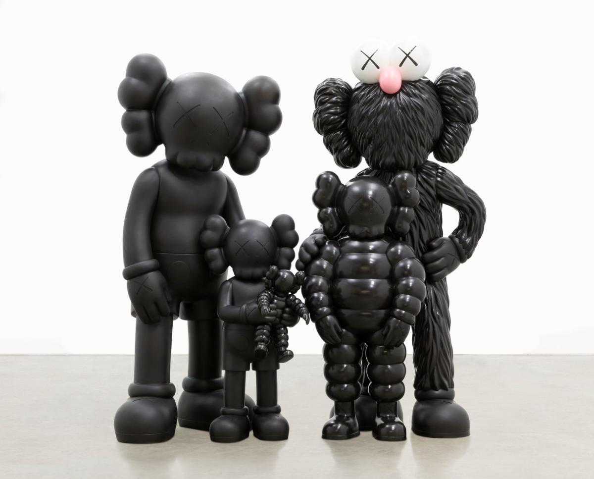 KAWS, FAMILY, 2021, bronze, paint, 86 1/4 in. x 81 1/2 in. x 37 5/8 in. © KAWS