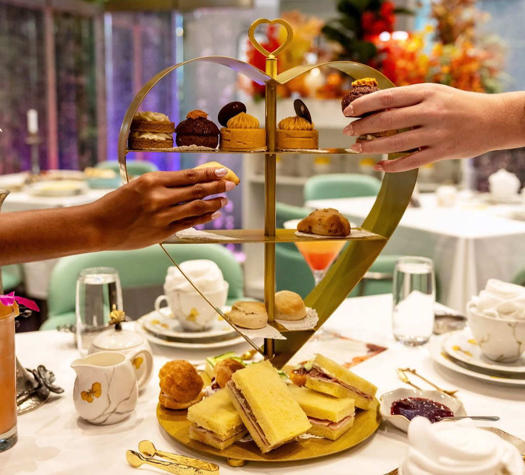 La Parisienne Fall Tea