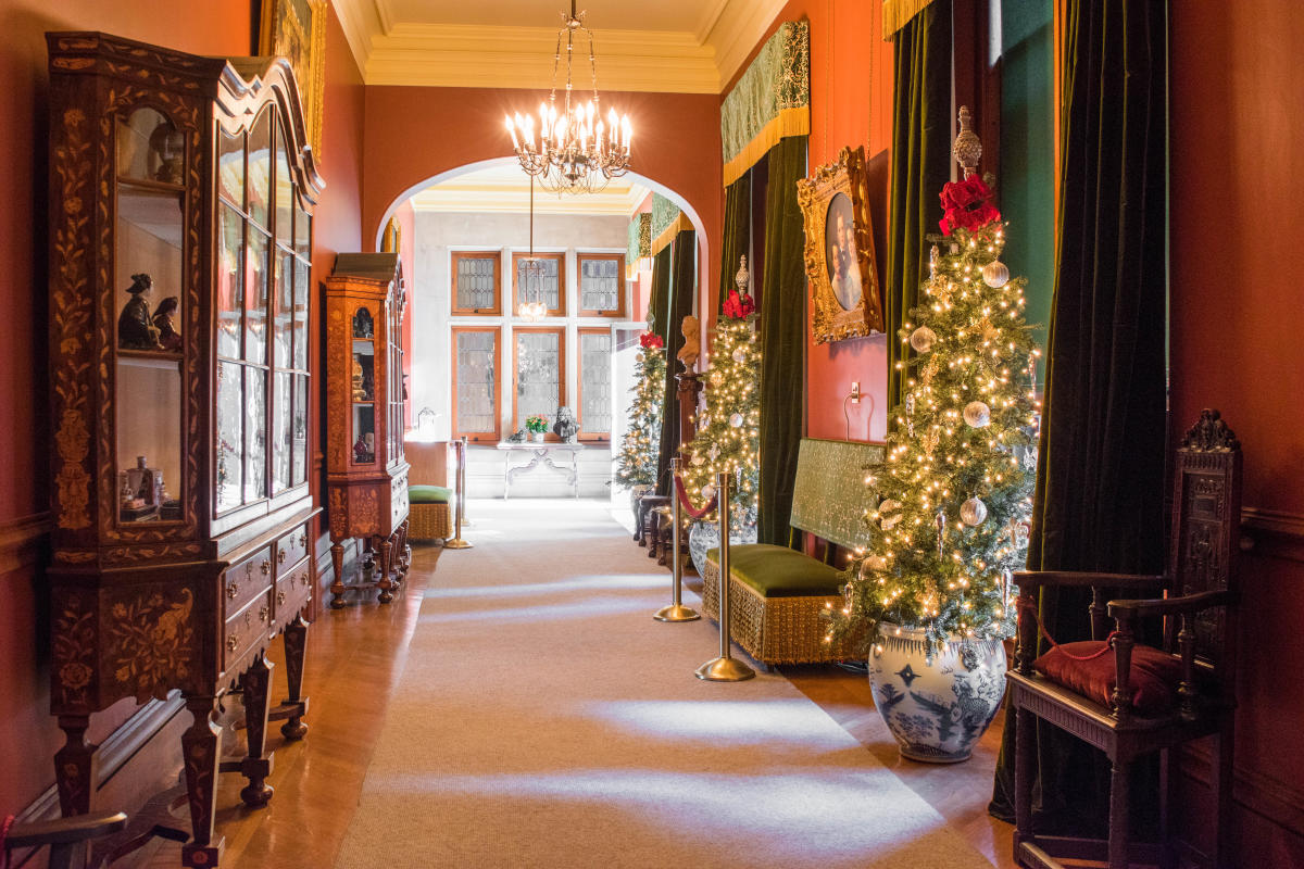 Christmas at Biltmore Estate Upstairs Hallway 2017