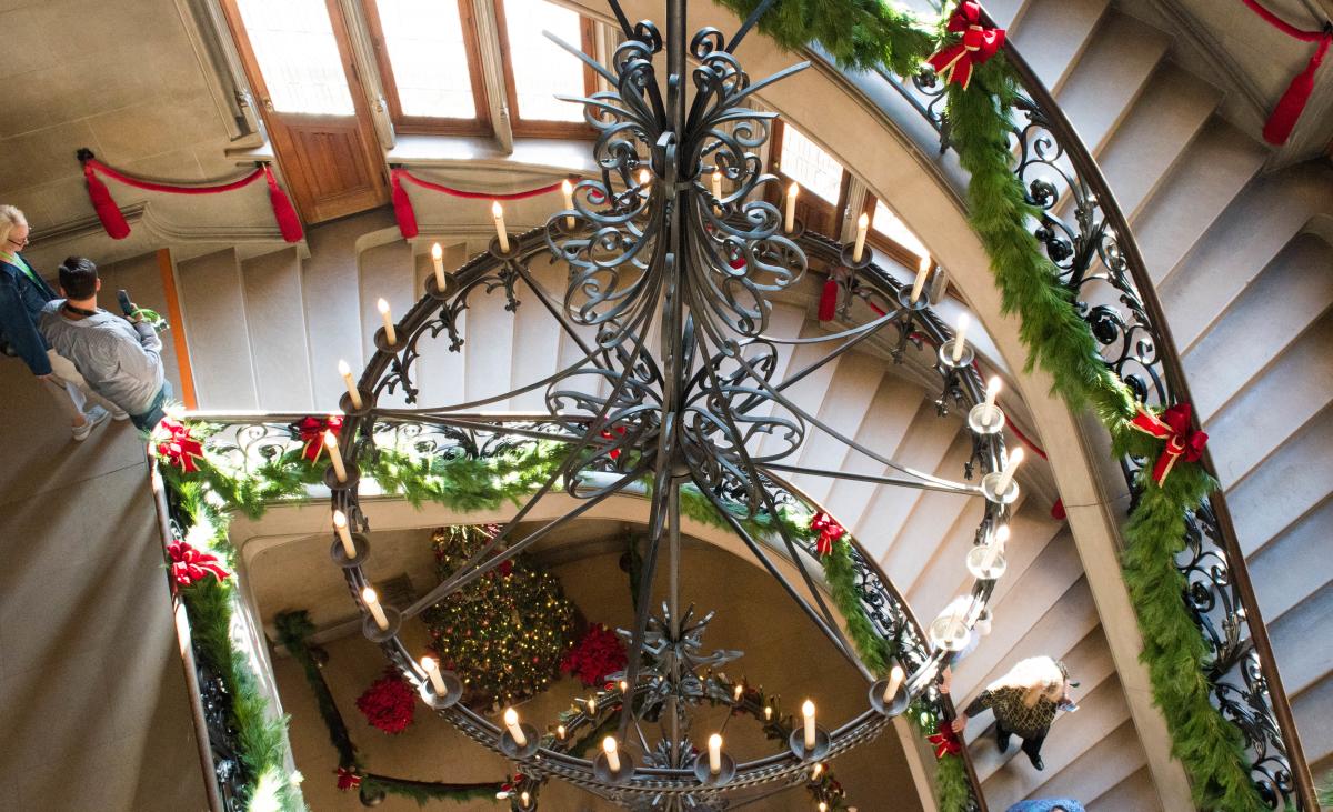 Christmas at Biltmore Estate Spiral Staircase & Chandelier 2017