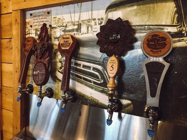 Taps at Big Ugly Brewing @steele_woodworks