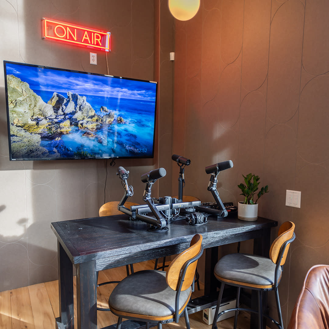 Columbus Welcome Center - 1x1 - Podcast Studio