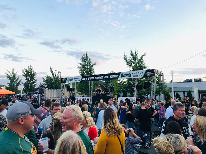 At Lot 1 at Lambeau tailgate, Packers fans take partying seriously