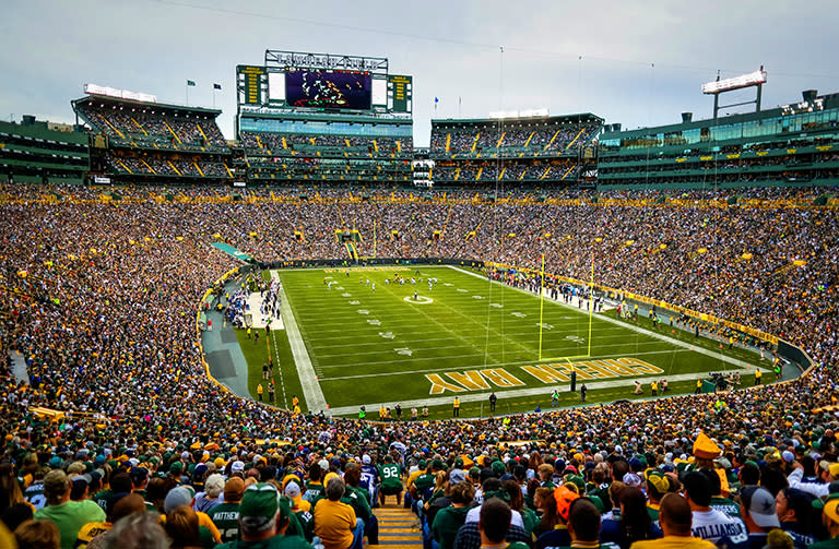 4 generations of Packers fans visit Lambeau Field for the first time