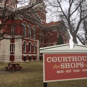 rsz_crown_point_courthouse_good