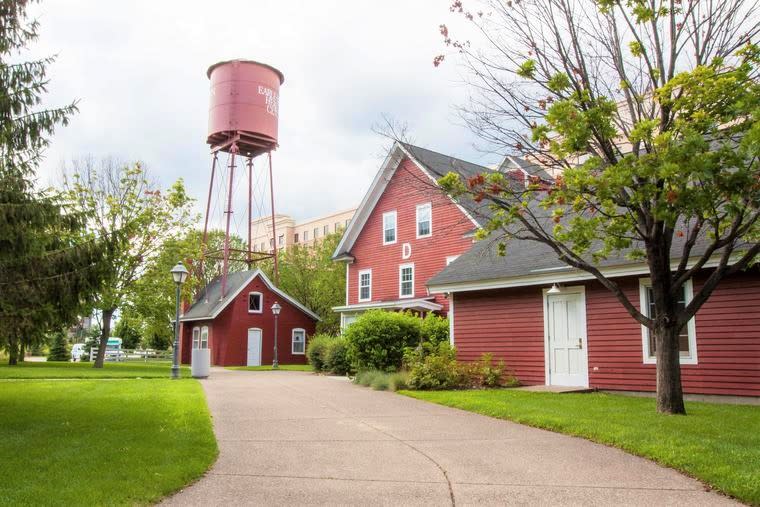 Earle Brown Heritage Center