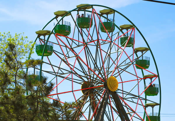 ferris_wheel_daytime