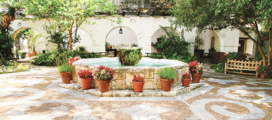 Spanish Governor’s Palace | A view of Fountain in the Garden of Spanish Governor’s Palace