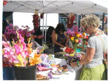 We celebrate the return of spring with bright bouquets of color from the Santa Fe Farmers’ Market. 