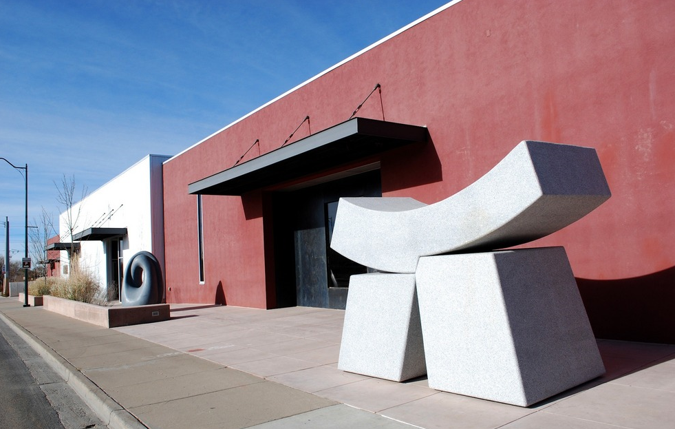 Sculptures adorn the sidewalk outside the William Siegal Gallery. Photo courtesy of MarkKane.net