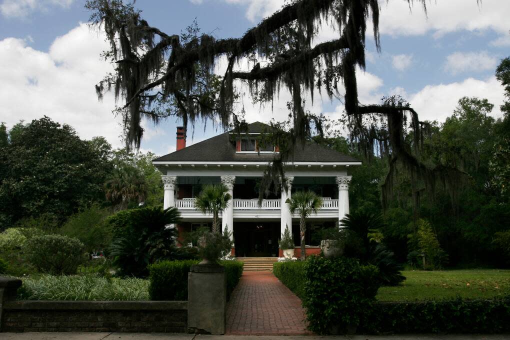 Florida home by old Florida heritage highway