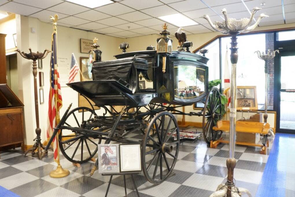 The Tallahassee Automobile and Collectibles Museum features a collection of more than 140 antique and classic cars on display. From the 1860 horse-drawn funeral hearse reported to have carried Abraham Lincoln, to three Batmobiles, this museum is a car lover’s dream.  