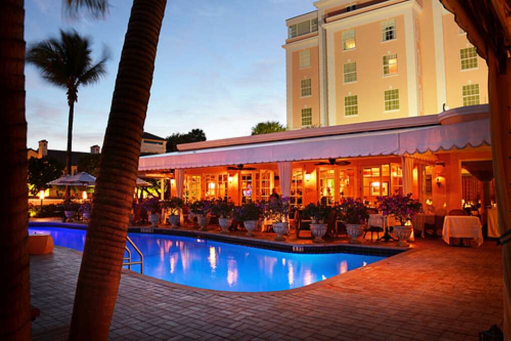 Colony Hotel Palm Beach Cabaret Casts a Timeless Spell