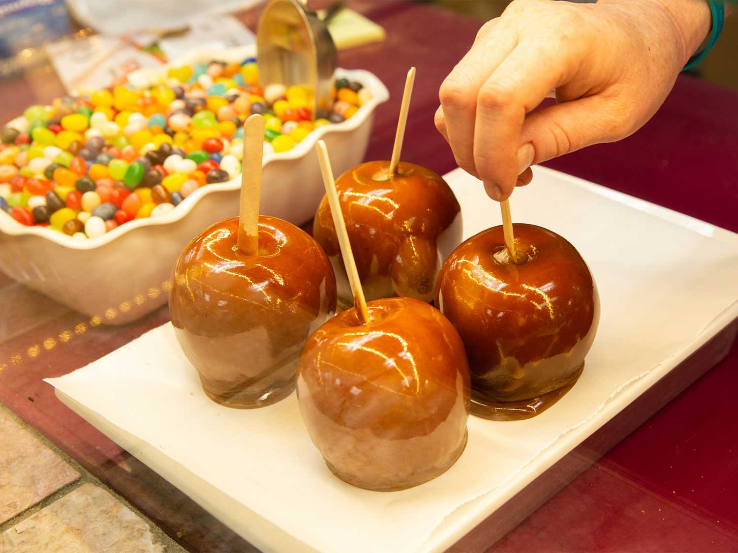 Donells Candies, Inc