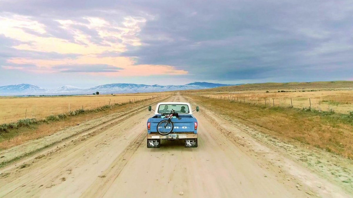 Family road trip across Wyoming, a fun activity.