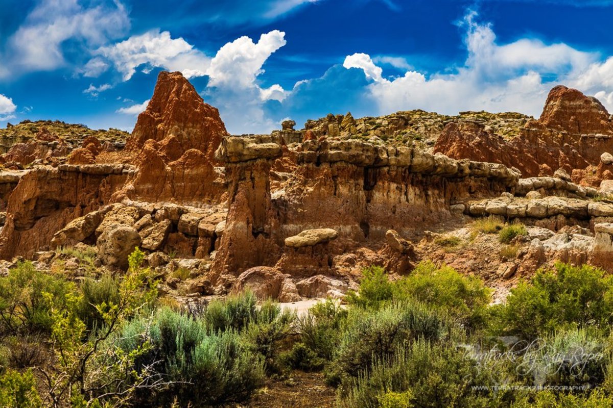 Mountains in the Badlands Scenic Overlook Trail in Wyoming 