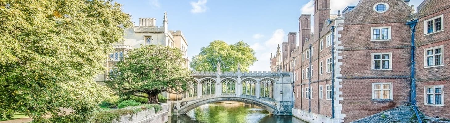 St John's College iconic 'Bridge of Sighs', built in 1831 and crosses the River Cam between the college's Third Court and New Court.