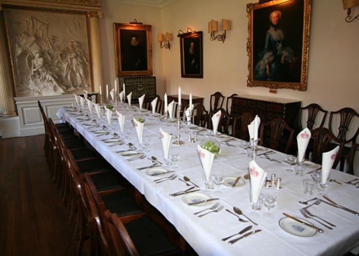 A handsomely decorated room, with an altar-piece in plaster depicting the two Marys at the Sepulchre, the Parlour can seat up to 24 guests for dining.