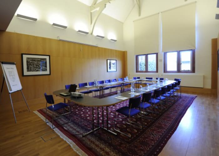 This self-contained area consists of a spacious reception room with patio area, and a wood-panelled meeting room. Ideal for conferences.