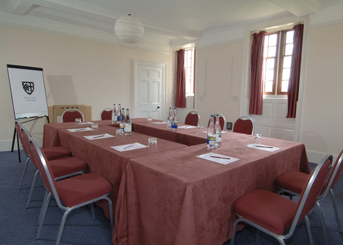 Available at both Memorial an Old Court are a range of syndicate rooms for breakout sessions and private meetings seating up to 20-25 delegates.