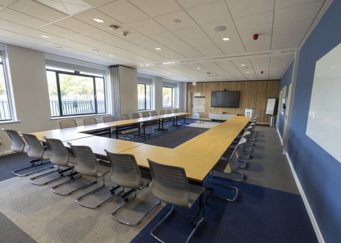 The Skillicorn and Bamford room set U-shape, an ideal room for meetings, presentations and workshops.