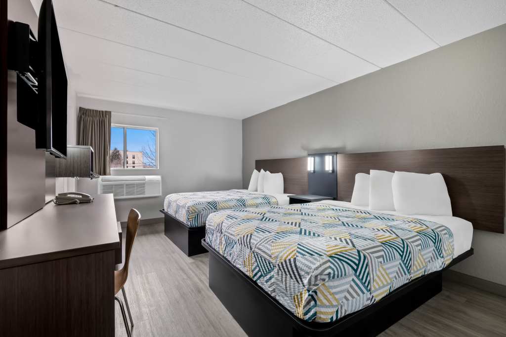 Guest Room. Photo Credit: Motel 6 Portland, ME