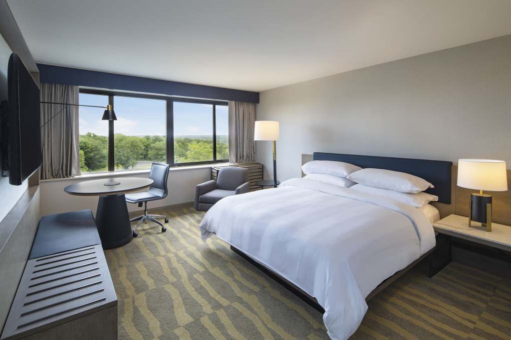 Guest Room. Photo Credit: Portland Sheraton at Sable Oaks