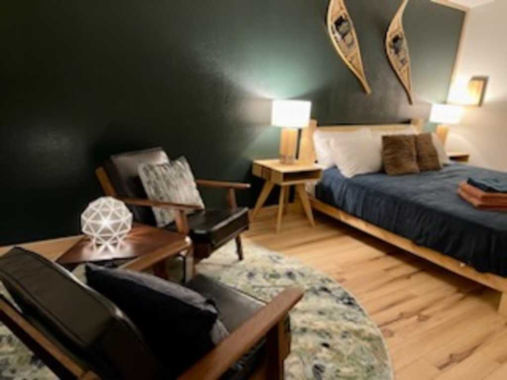 Snowhook Lodge & Cabins on Hatcher Pass